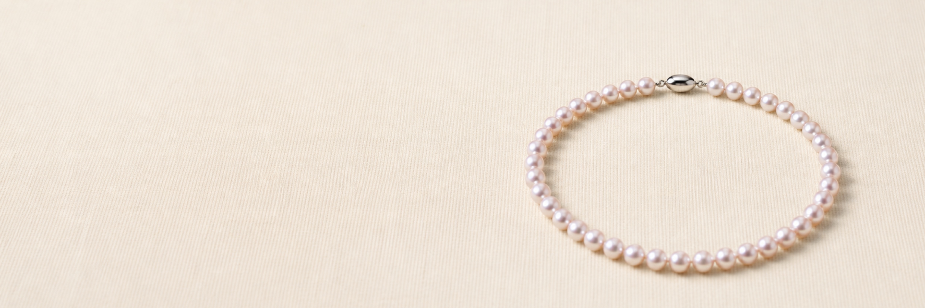 Akoya pearl jewelry category vitrine