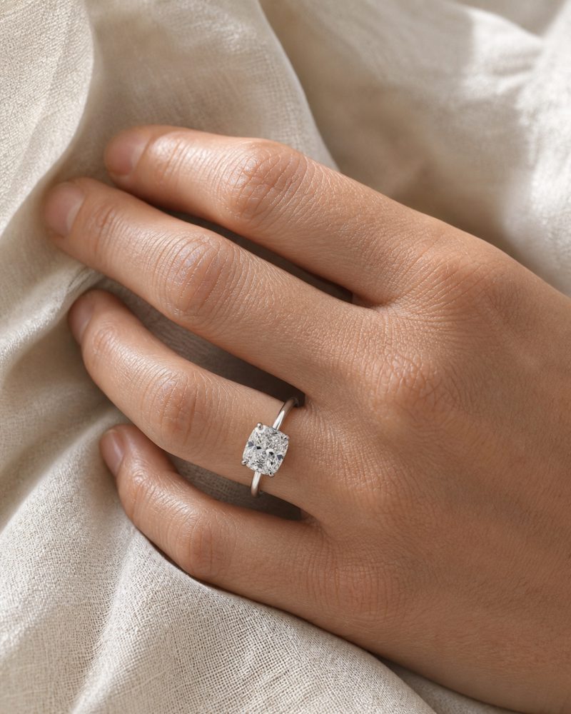 The Elongated cushion Solitaire, view 4
